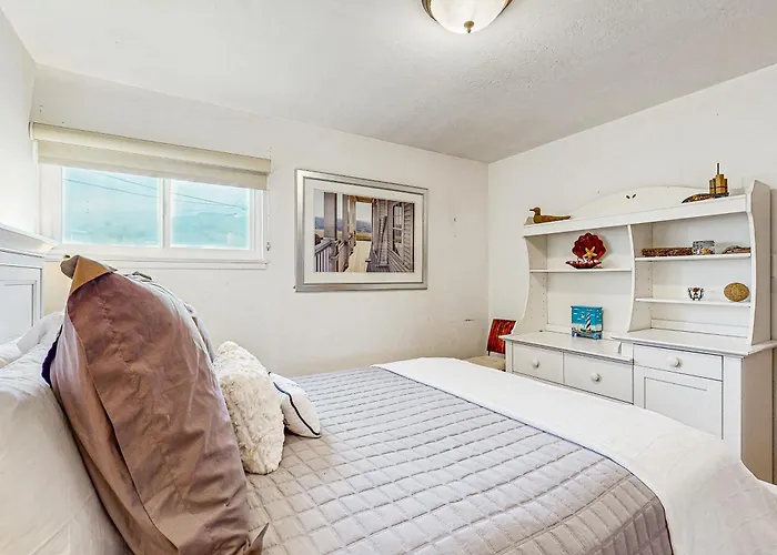 Cozy Carmet Cottage