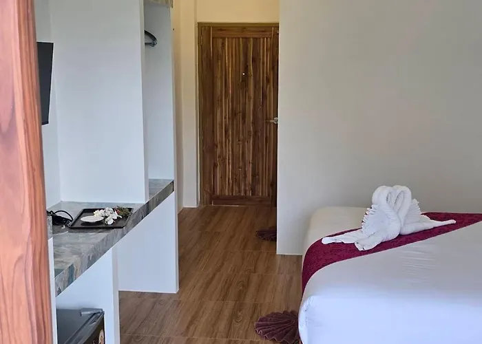 Baannai Lake View Resort