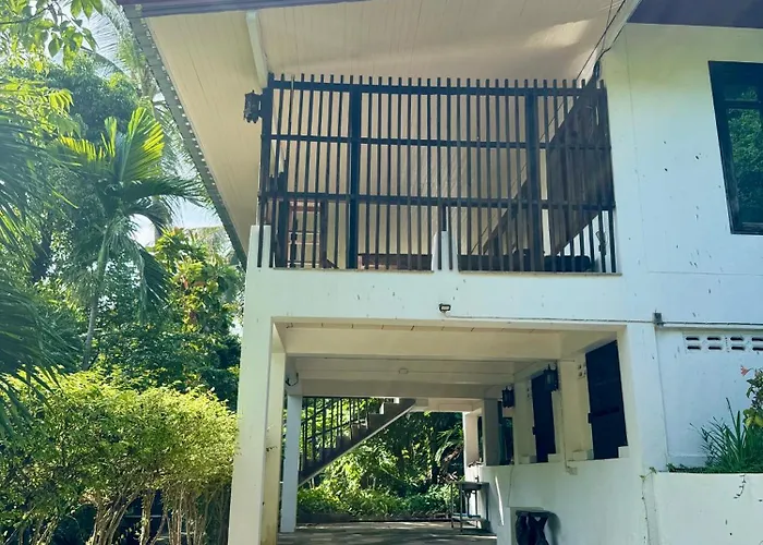 The Green Palm