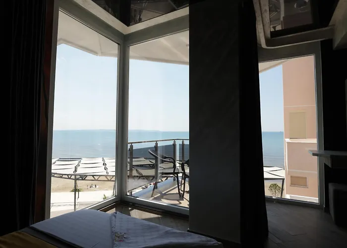 Vila One Beach Hotel