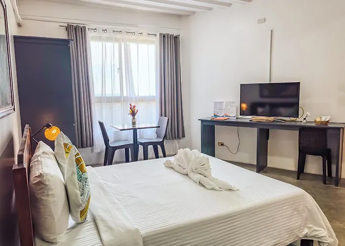 Av Suites