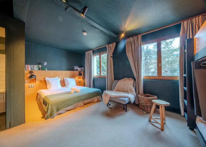 Alpeen Hotel