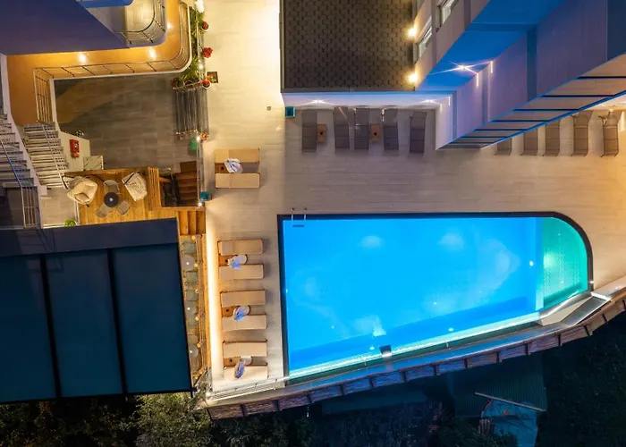 Admiro Hotel