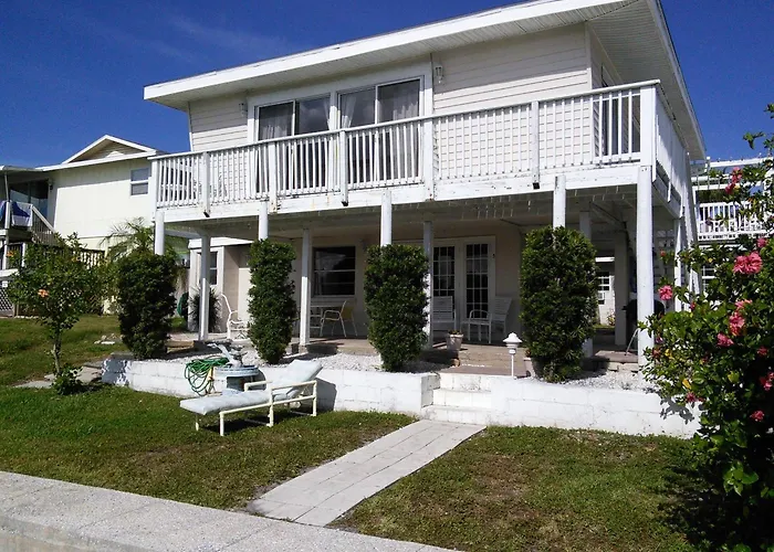 Casey Key 1-Bed Dockside Villa