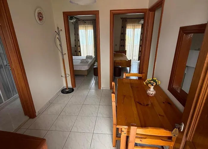 Aigeiros Apartments & Restaurant