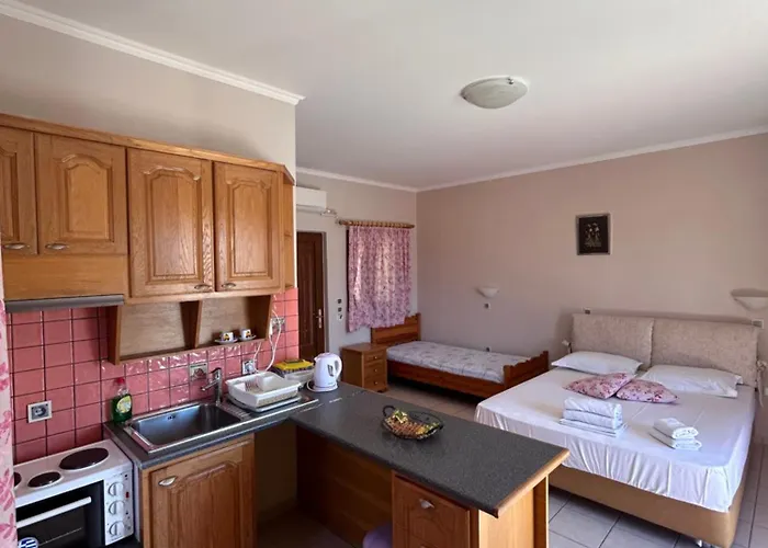 Dimitra Rooms