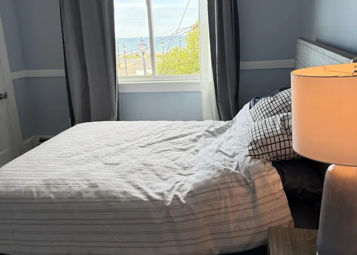 Ocean View Cozy Stay 3