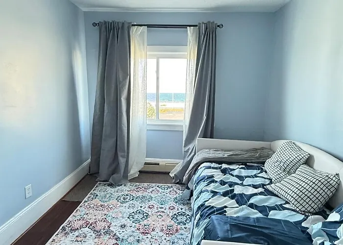 Ocean View Cozy Stay 3