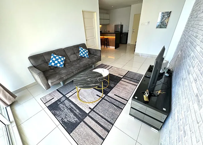 George Town High Floor Seaview Modern Suite 2Br Next To Gurney 23A