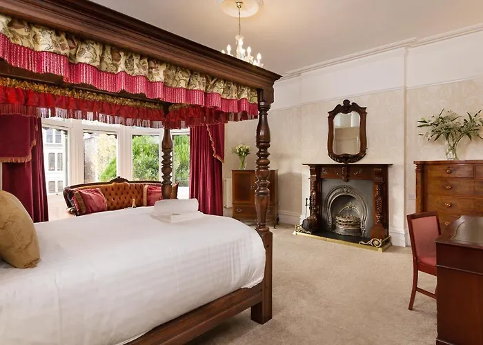 Lincoln House Private Hotel