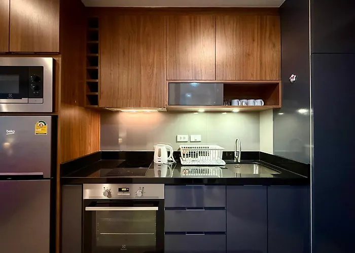Escape Condominiums Beachfront Suites - Mae Phim