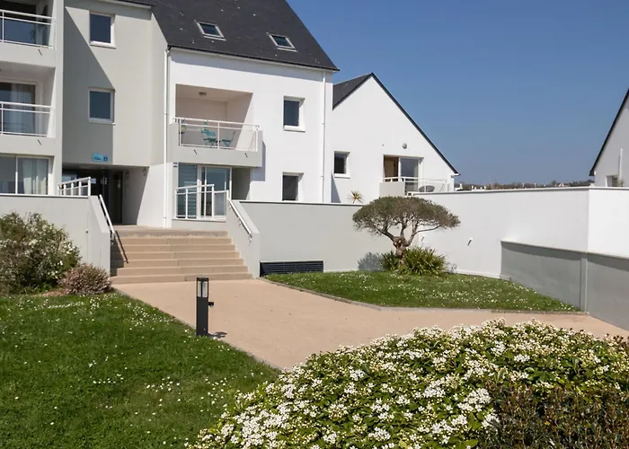 Apartment Entre Port Et Plages By Interhome