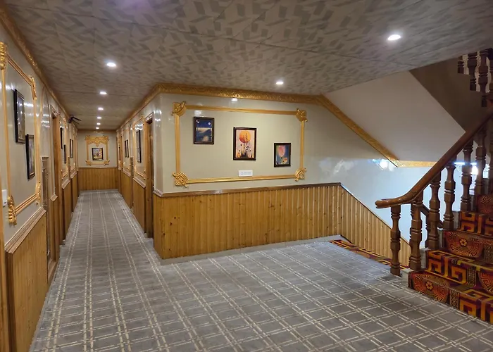 Hill River Resort By West Western -Property Of The Year 2024-25 - Central Heated & Air Cooled, Near Mall Road