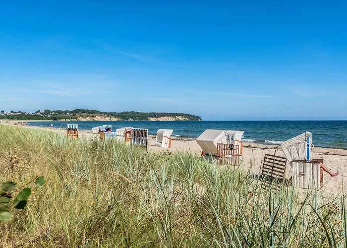 Strandtraum Lobbe Fewo 20 bis 4 Personen, auf Anfrage mit Strandkorb