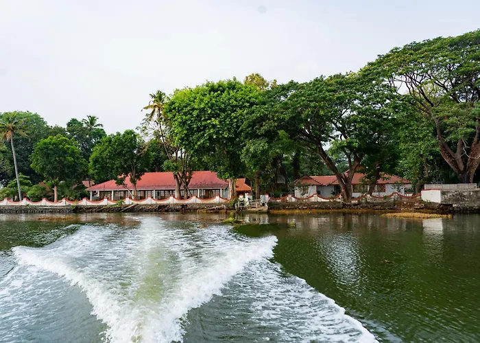 Ktdc Kumarakom Gateway Resort