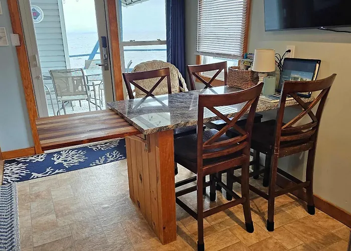 Zalo House Waterline Cabin With Hot Tub Pets