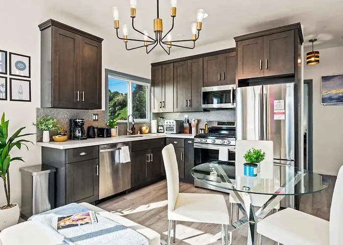 Newly Remodeled Cozy Beach Retreat Ocean Views