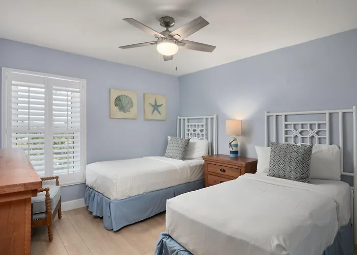 Beach Villa 2638- Captiva Three Bedroom Executive Beachfront Residence