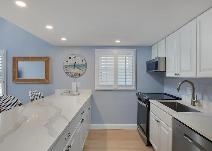 Beach Villa 2638- Captiva Three Bedroom Executive Beachfront Residence