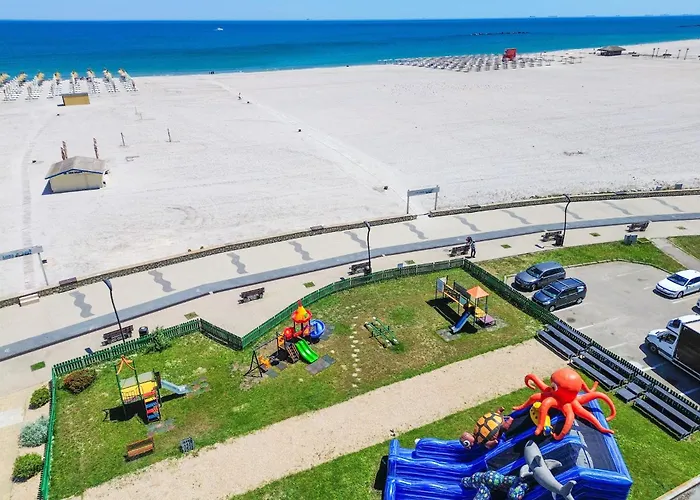 Complex Modern Mamaia