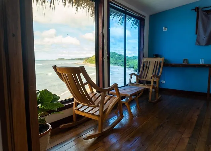 Magnific Rock - Surf Resort & Yoga Retreat Nicaragua