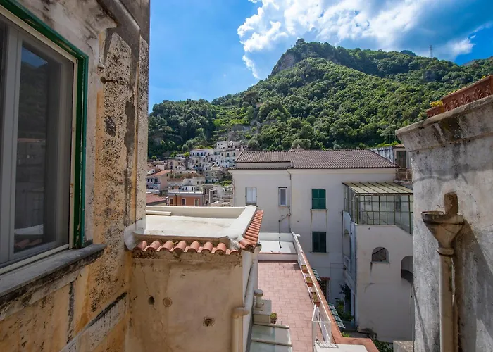 Casalina Amalfi Center