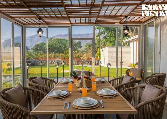 The Five Oaks By Stayvista - Mountain View & Private Pool