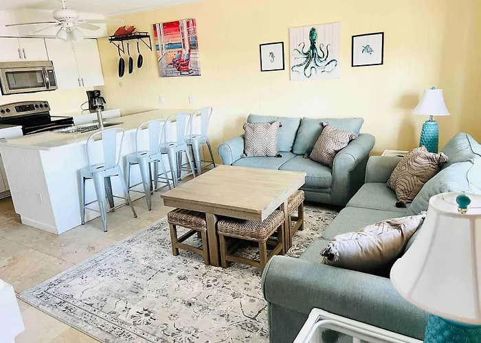 Ocean Breeze, Beautiful Ocean Front Townhome