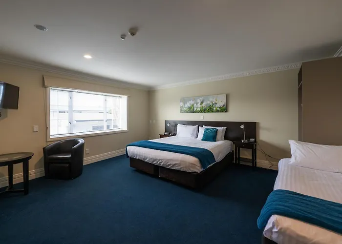 Tuakau Hotel