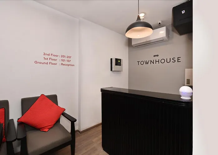 Super Townhouse 244 Munshipuliya
