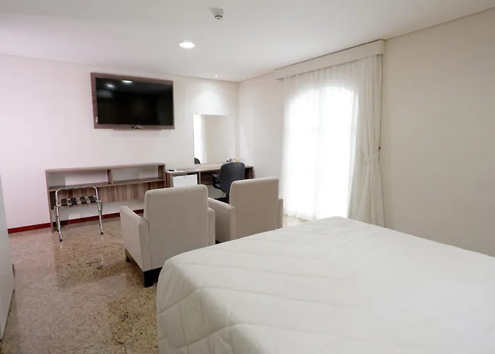 Colonial Plaza Hotel Pindamonhangaba