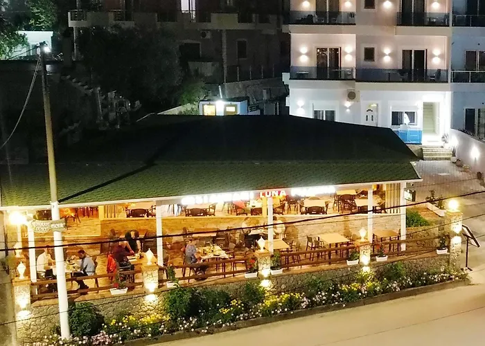 Hotel De Luna