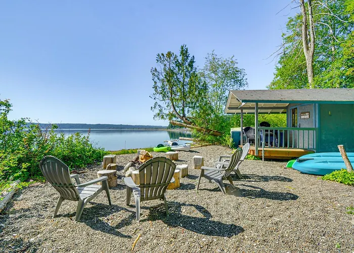Oyster Haven: Private Oyster Beach W/Kayaks