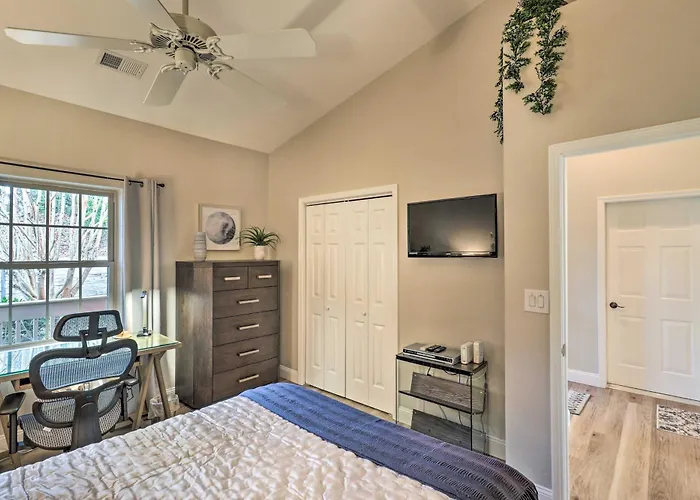 Indoor Pool & Golf Course Views: Lake Lure Condo!