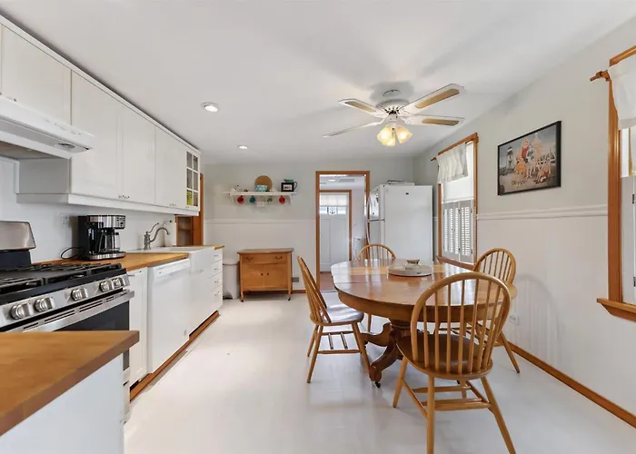 4Br Townhome Right Near The Bay With New Patio