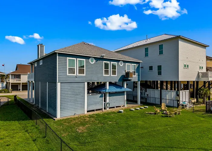3Br - Amazing Game Room, Steps To Beach, Firepit