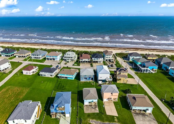 3Br - Amazing Game Room, Steps To Beach, Firepit
