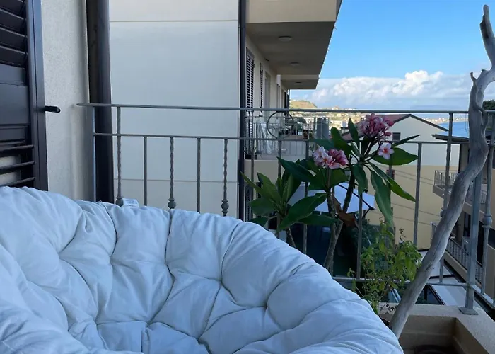 Casa Cannoni - Delizioso Appartamento Fronte Mare vista Stretto di Messina