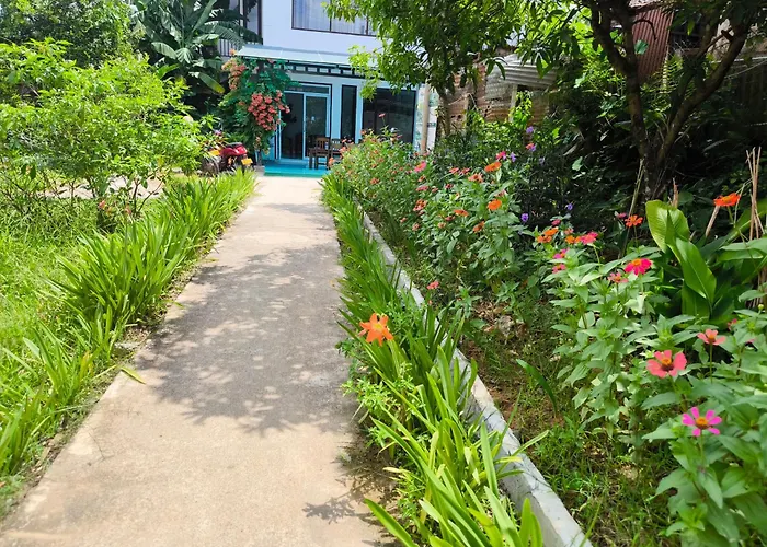 Dok Champa Resort