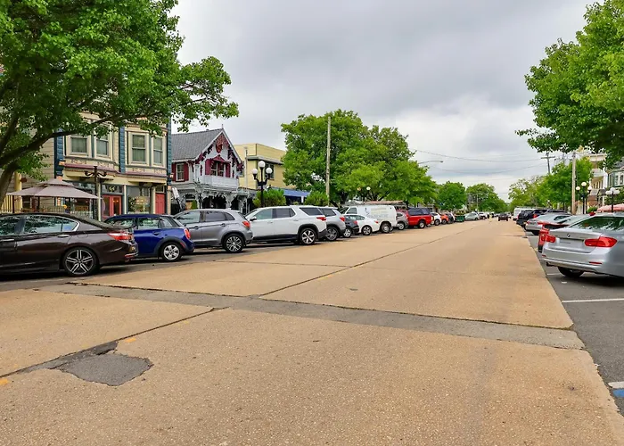 Walk To Downtown & Beach: Ocean Grove Apartment!