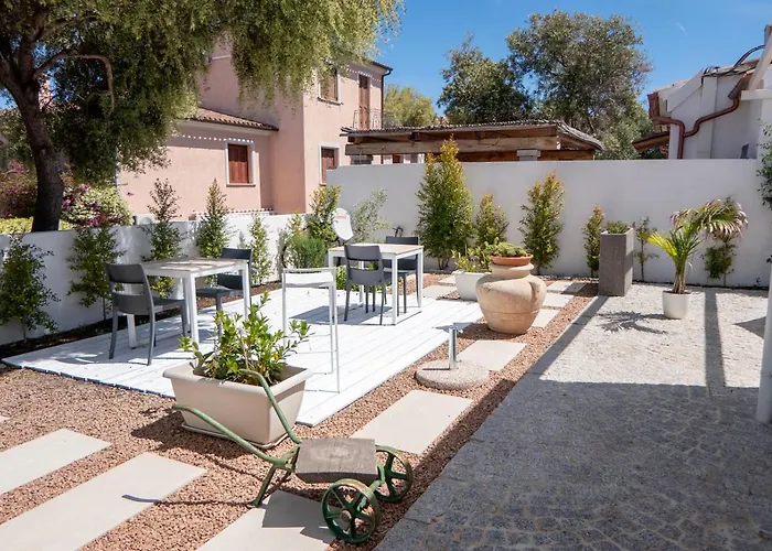 Villa Est