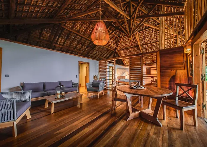 Manja Kely Lodge - Nosy Komba Island