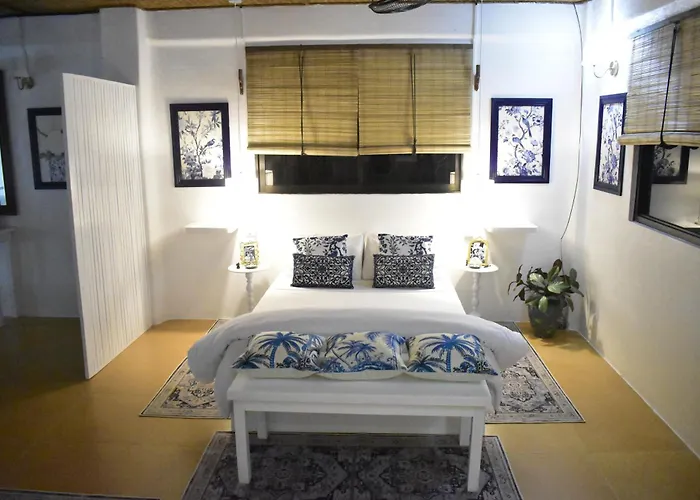 Casa Manalo Guest House