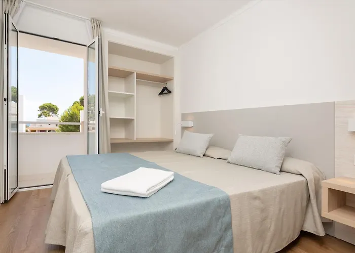Apartamentos Massanet