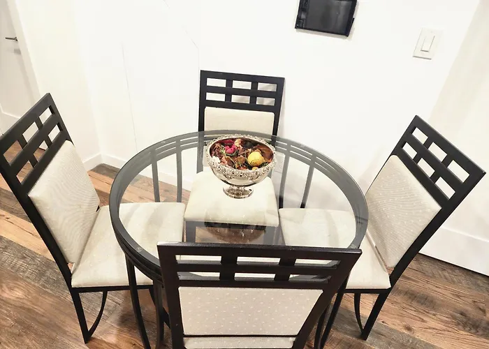 Homesmart: Cozy Charm Meets High-Tech In Prime Area