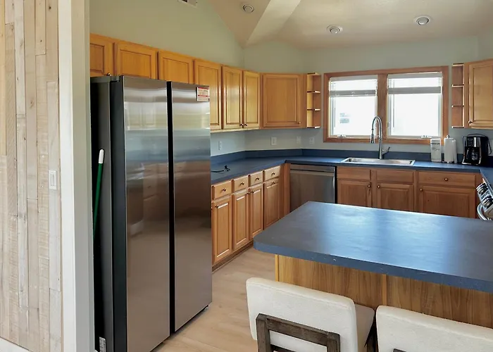 Updated Listing! 4 Min To Beach, Pool, Spa, Games