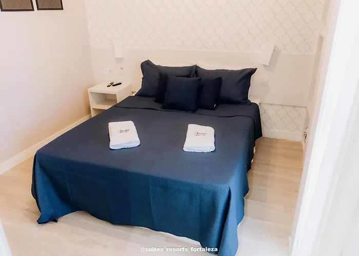 Apartamento Pé na Areia ao Lado do Parque Aquático - Conforto e Localização Privilegiada