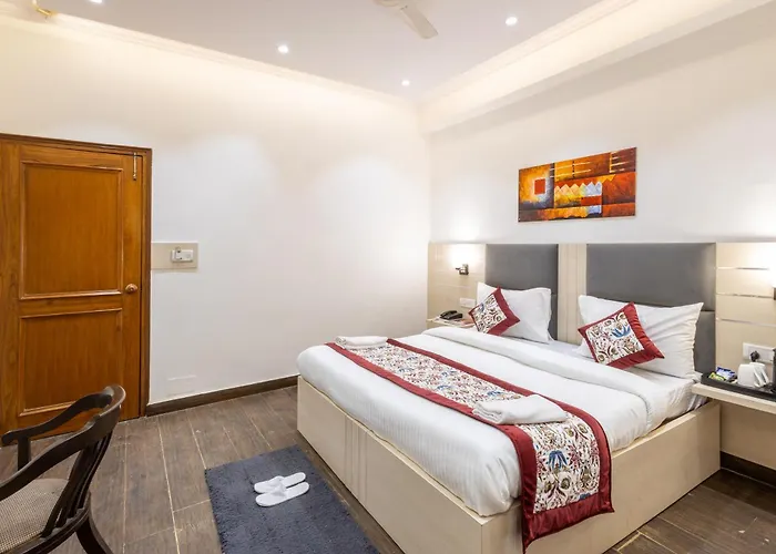 Hotel Garden View - Near Karol Bagh Metro Station And Gaffar Market