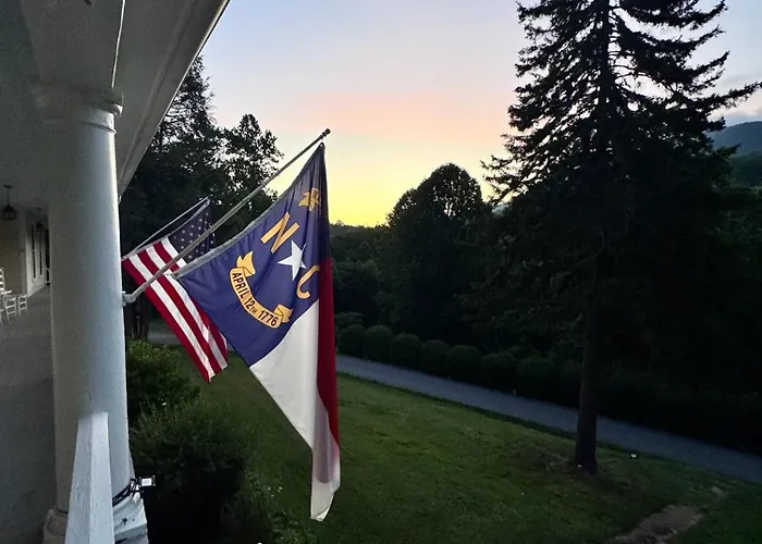 The Balsam Mountain Inn