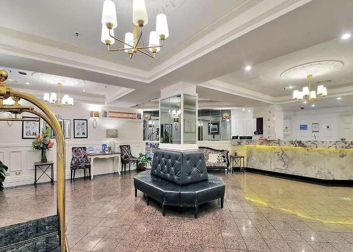Royal Albert Hotel